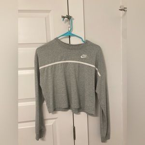 Nike cropped long sleeve shirt